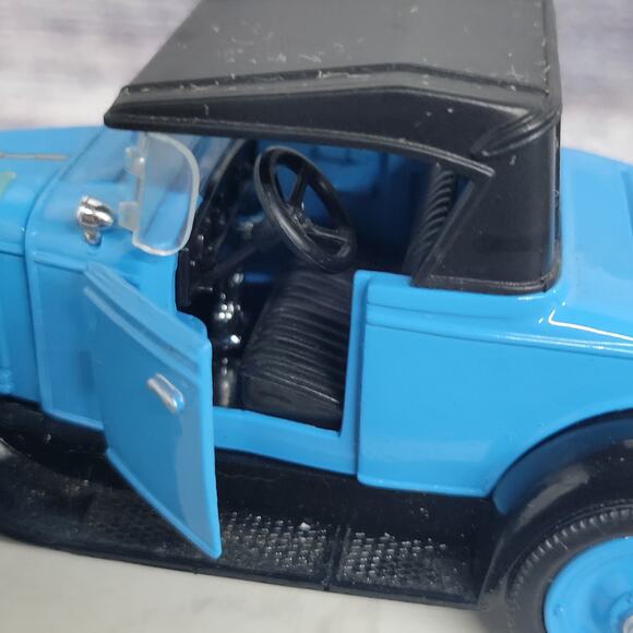 Die-cast 1928 Chevy AB Roadster detailed blue and black - Picture 3 of 10